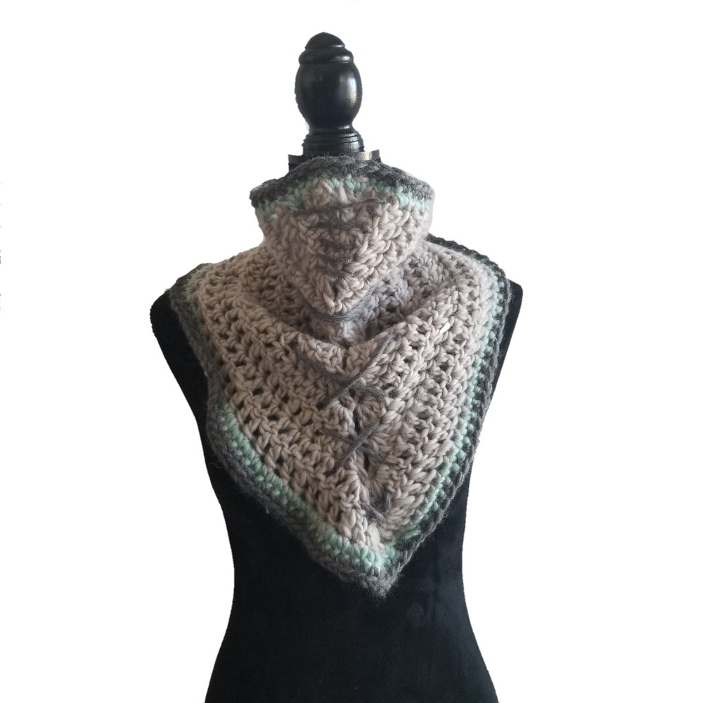 Roving Wool Bandit Triangle Scarf